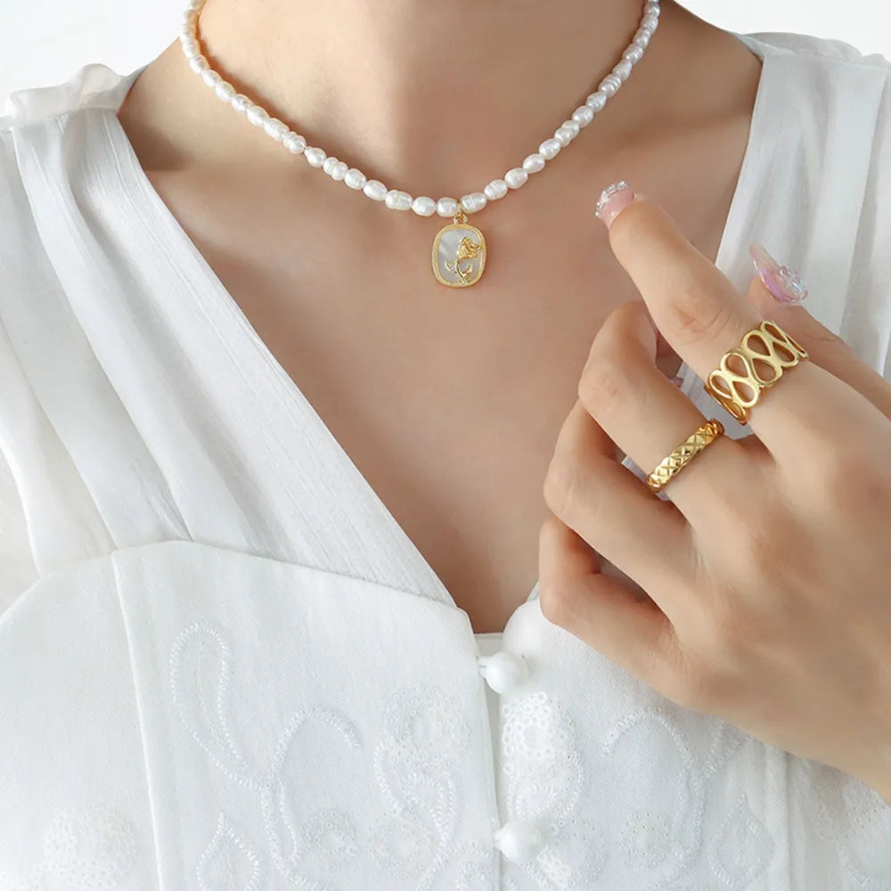 Women's French Baroque Freshwater Pearl Cabochon Rose Oval Pendant