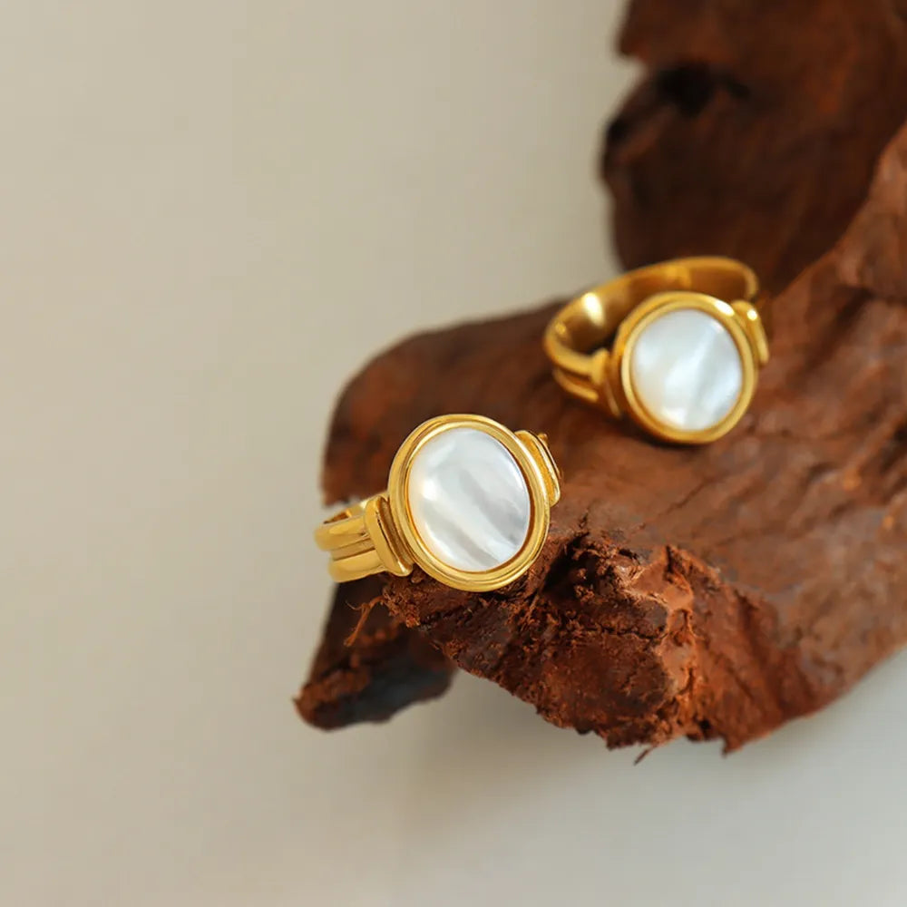 Women's Vintage Inspired Cabochon Ring