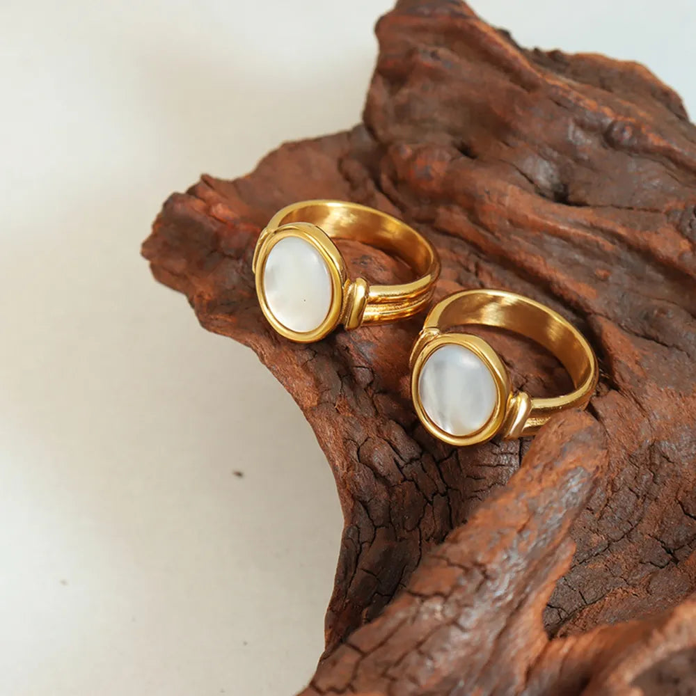 Women's Vintage Inspired Cabochon Ring