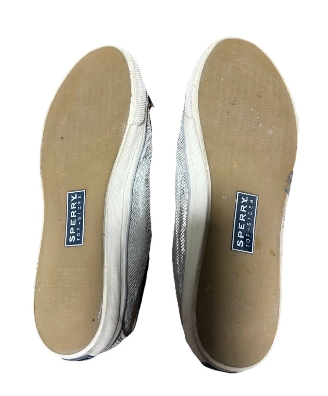 Women’s 8M Sperry Metallic Silver Leather Sneakers STS94858