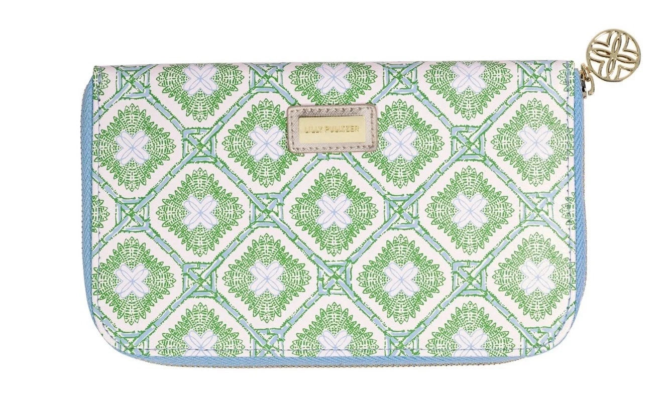 NWT Lilly Pulitzer Leatherette Travel Wallet for Women, Passport Holder