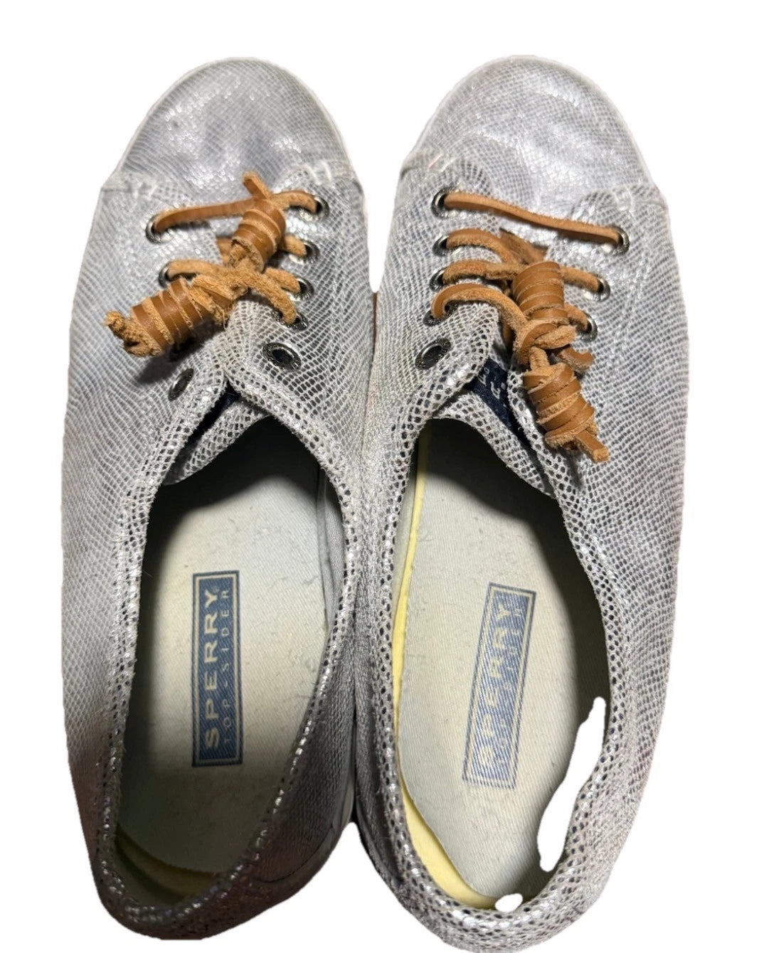 Women’s 8M Sperry Metallic Silver Leather Sneakers STS94858