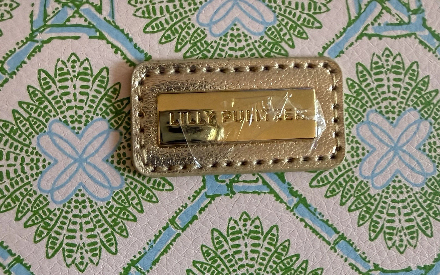 NWT Lilly Pulitzer Leatherette Travel Wallet for Women, Passport Holder