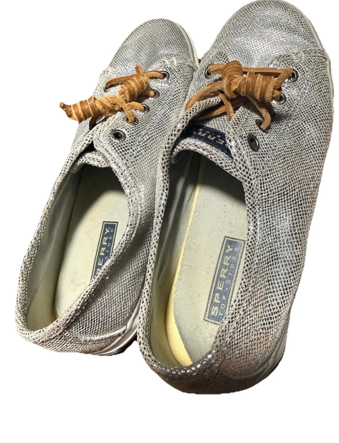Women’s 8M Sperry Metallic Silver Leather Sneakers STS94858