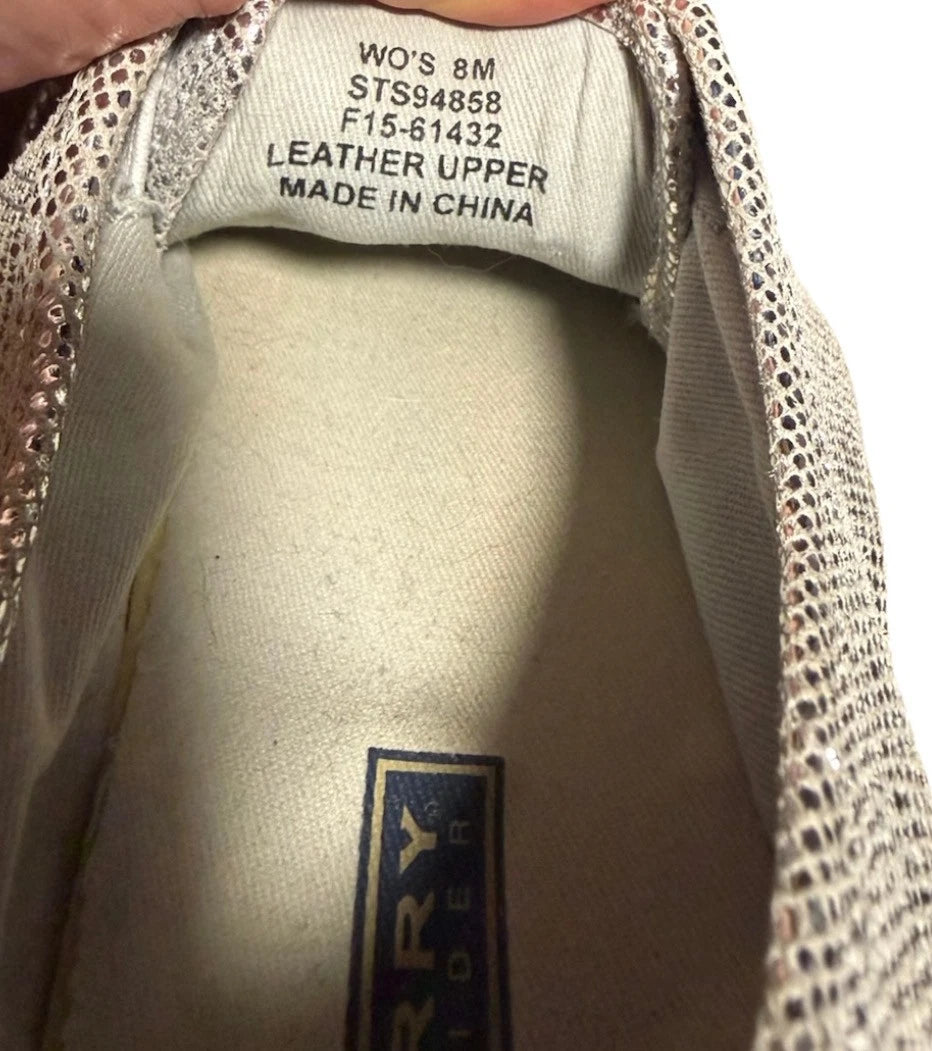 Women’s 8M Sperry Metallic Silver Leather Sneakers STS94858