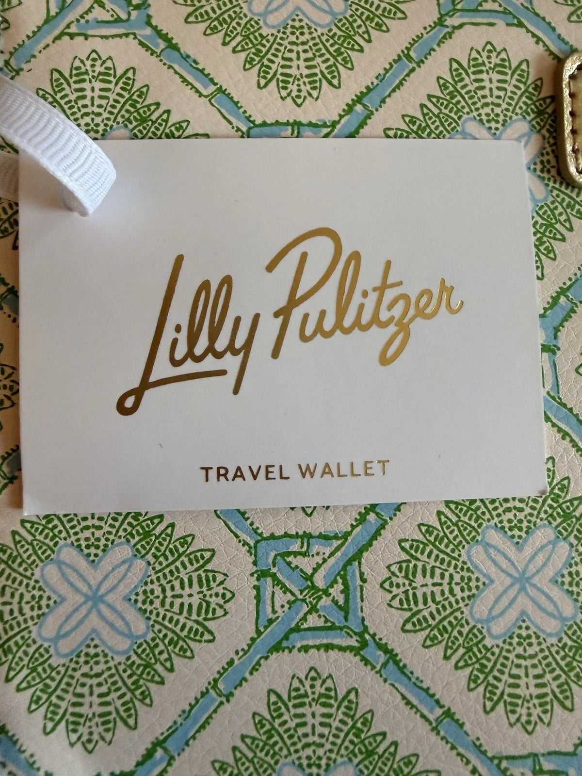 NWT Lilly Pulitzer Leatherette Travel Wallet for Women, Passport Holder